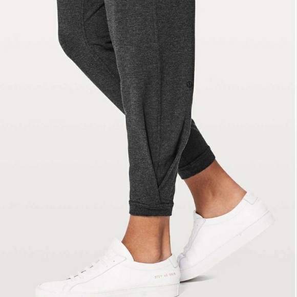 Lululemon Twisted and Tucked Pant - Picture 4 of 10